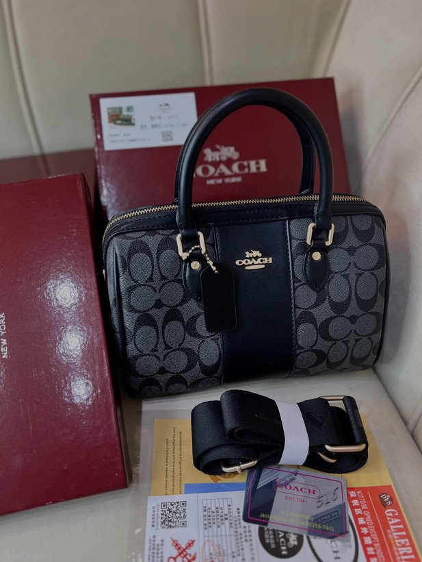 کیف از برند کوچ